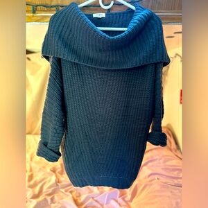 Umgee English gray blue Off Shoulder Slouchy Sweater M/fits Small knit GUC